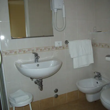 德尔哥佛酒店 3* 莱里奇