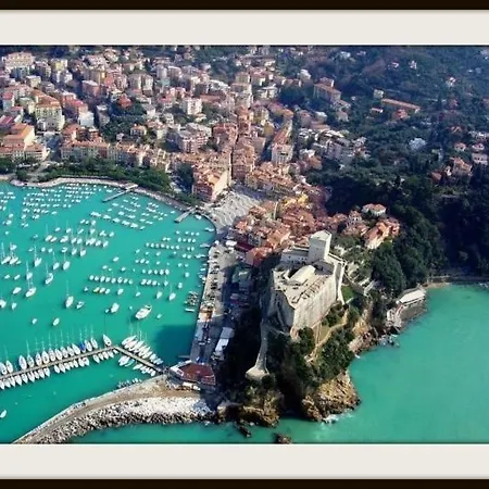 德尔哥佛酒店 酒店