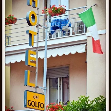 Del Golfo Hotel 3*